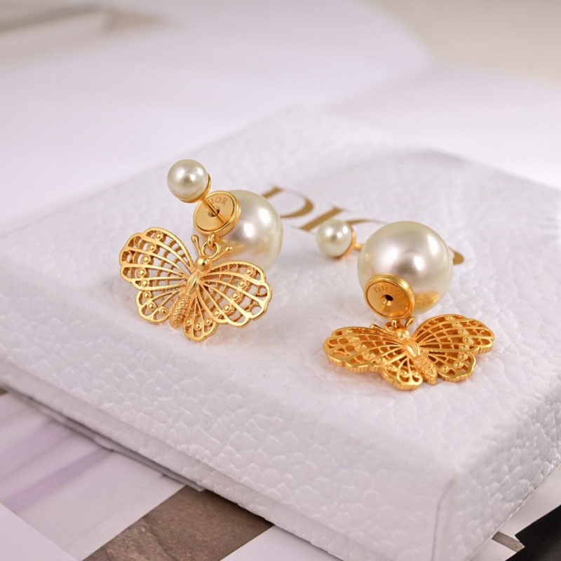 chr1st1an D10r earrings